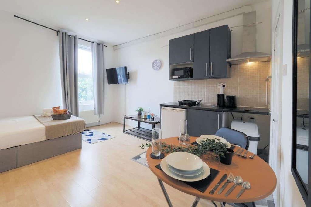S4 Studio In The Heart Of Kilburn Zone2 *