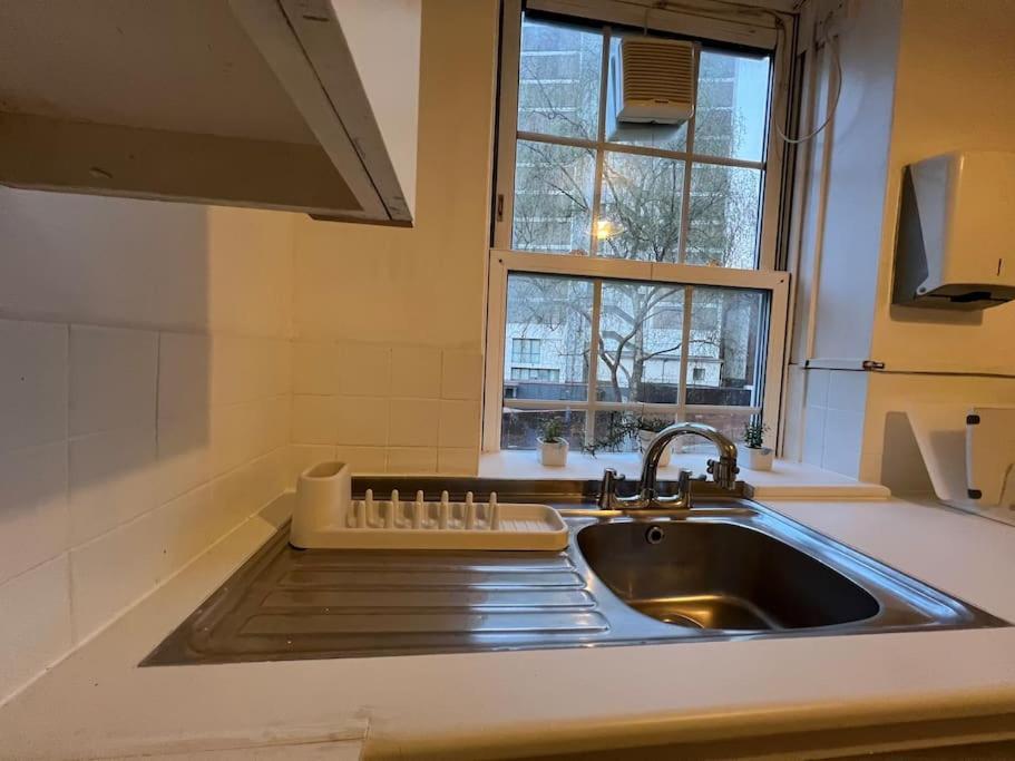 Apartment Entire 2 Bed Flat In *