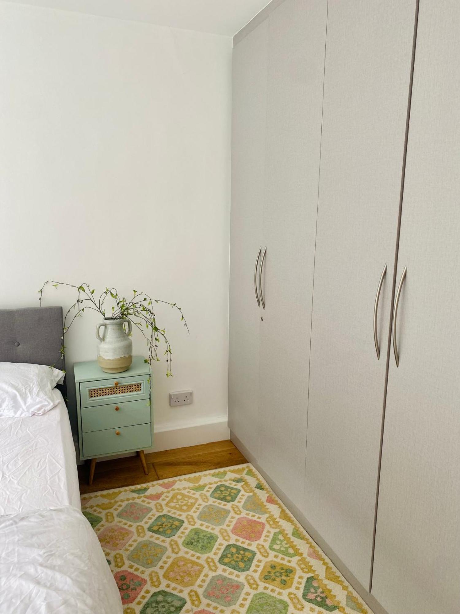 Richmond - Double Bedroom With Garden View Privatunterkunft London
