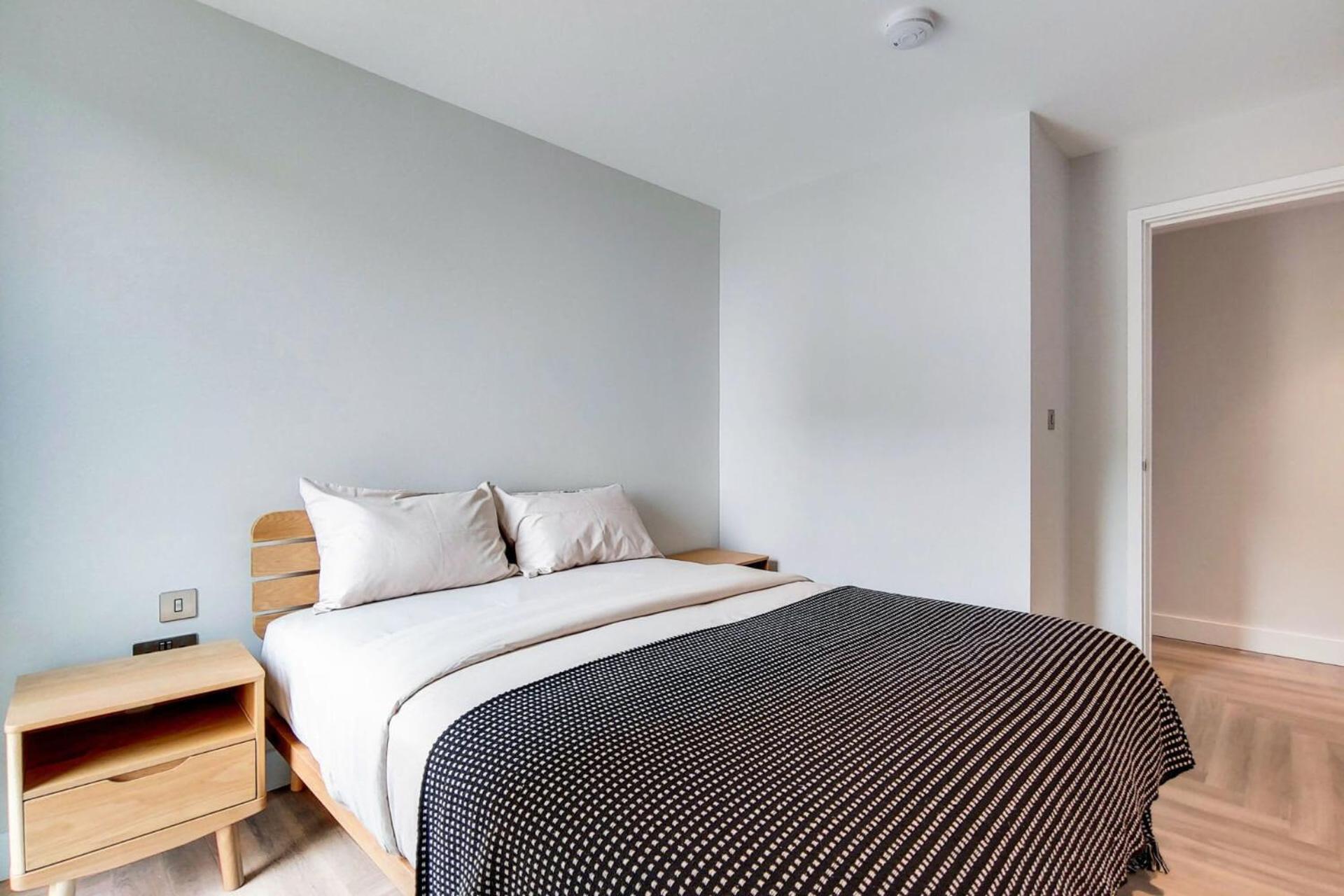 Chic And Comfortable In Apartment London
