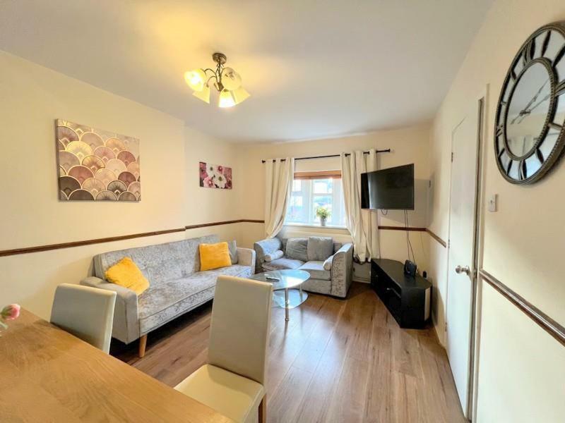 Central Acton House Aparthotel