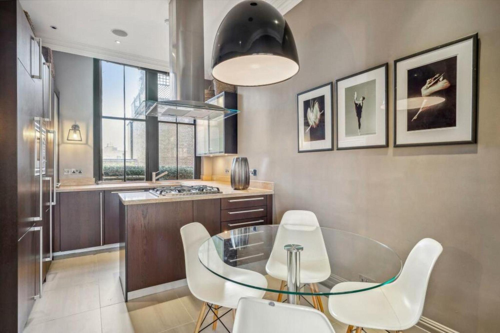 Knightsbridge Flat 3 Bed *
