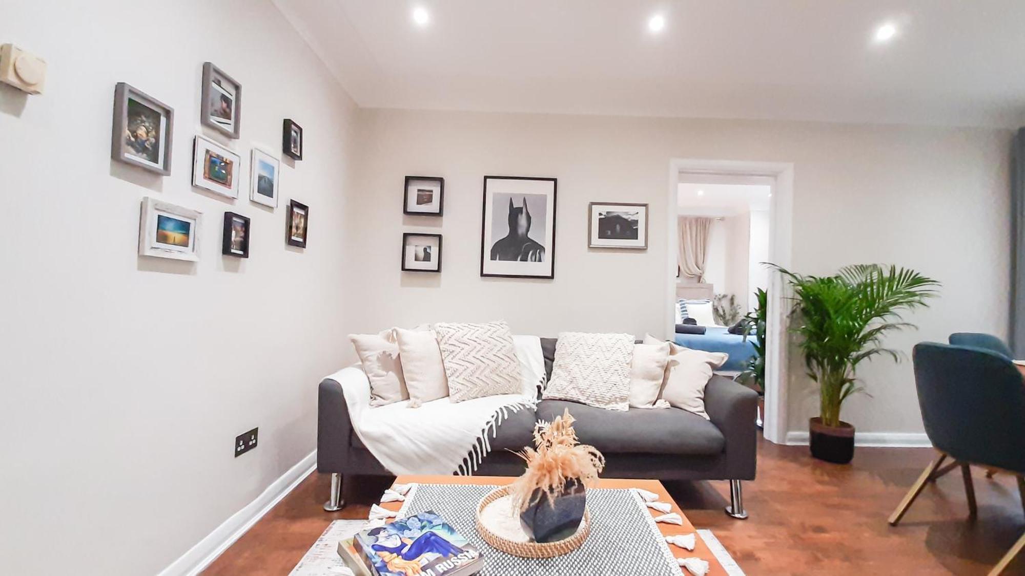 Enchanting 3 Bedroom Flat * Londres