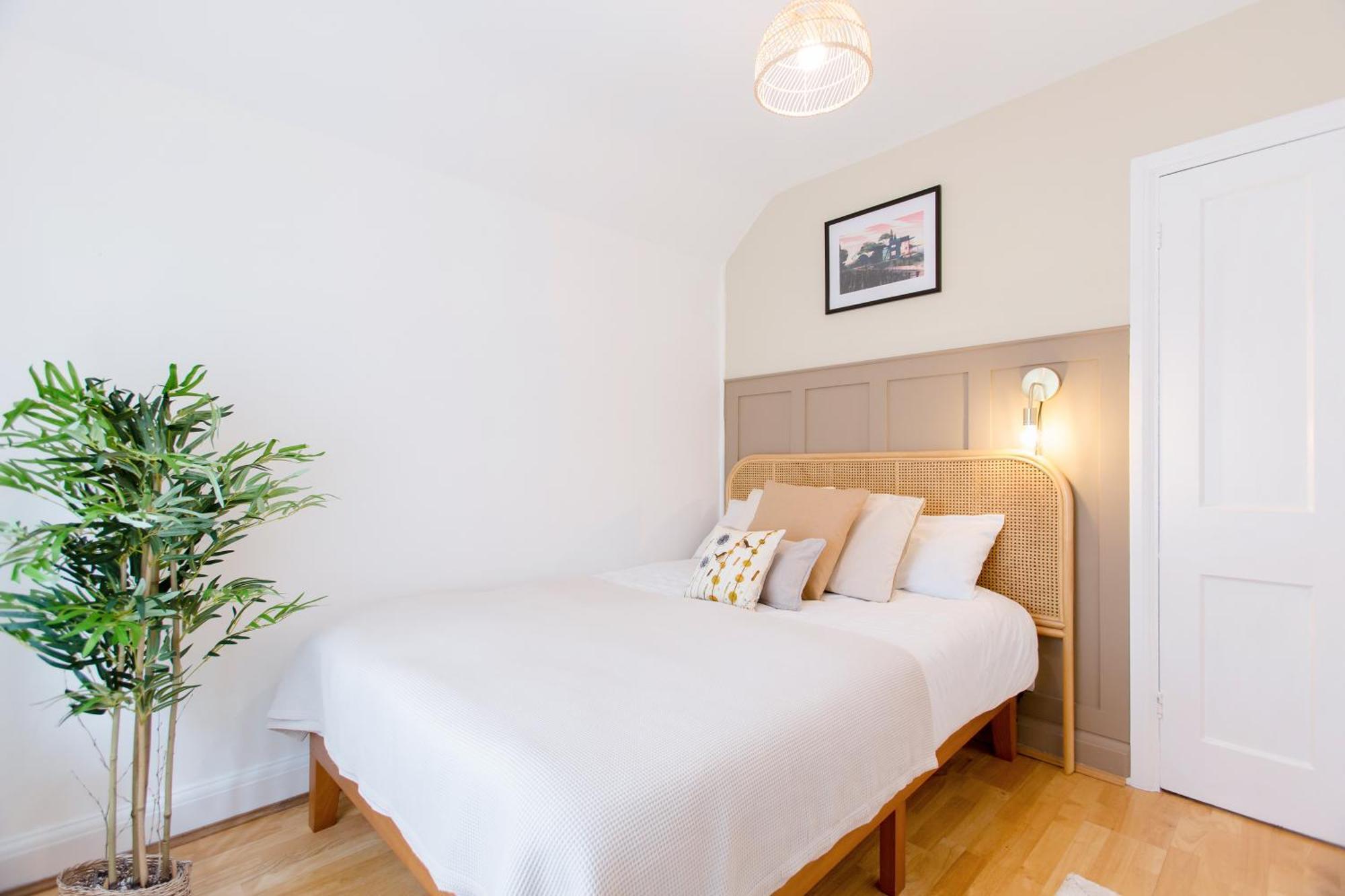 Apartment 3-bed House - Next To Olympic Park & Westfield *