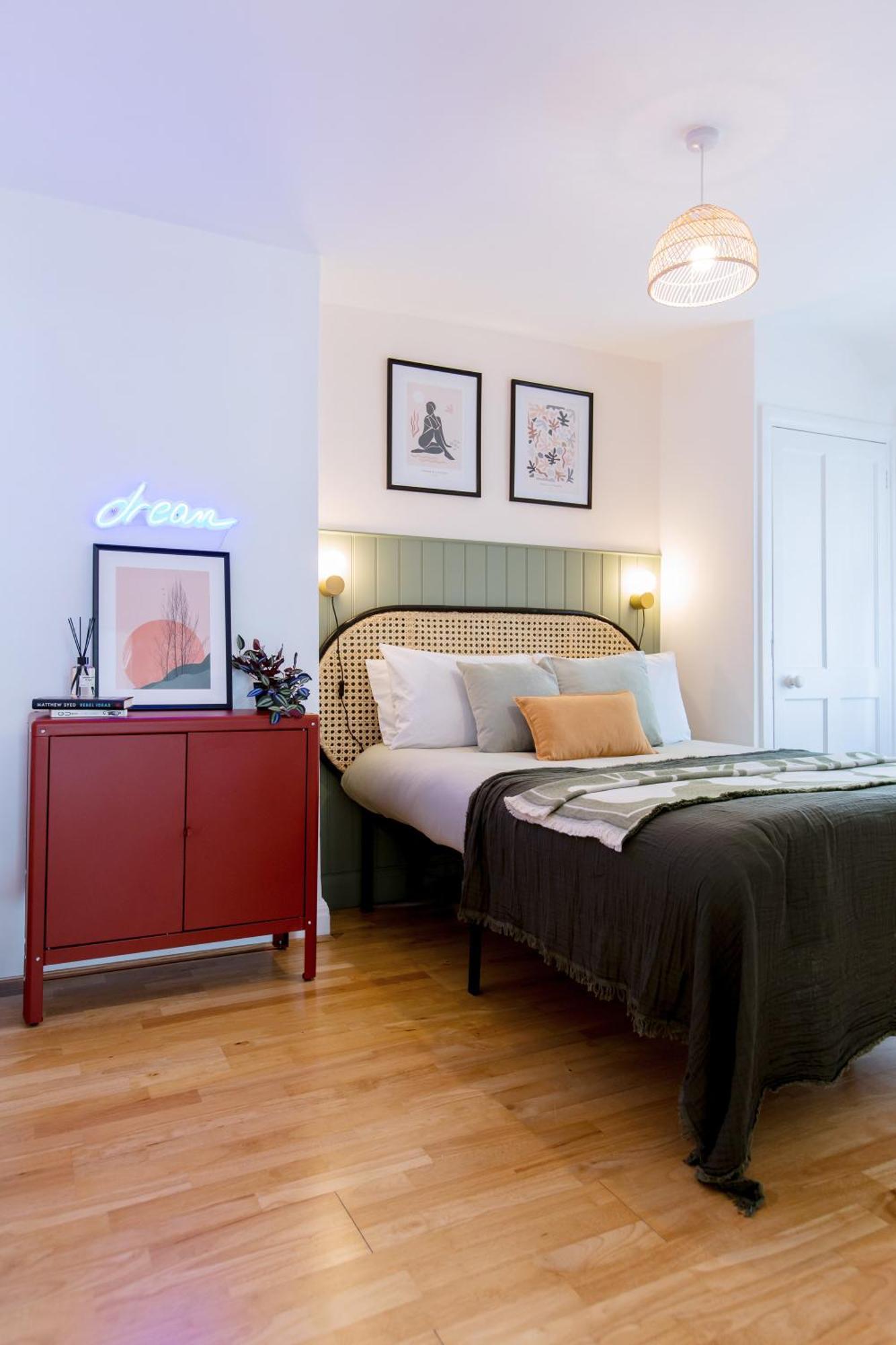 Apartment 3-bed House - Next To Olympic Park & Westfield *