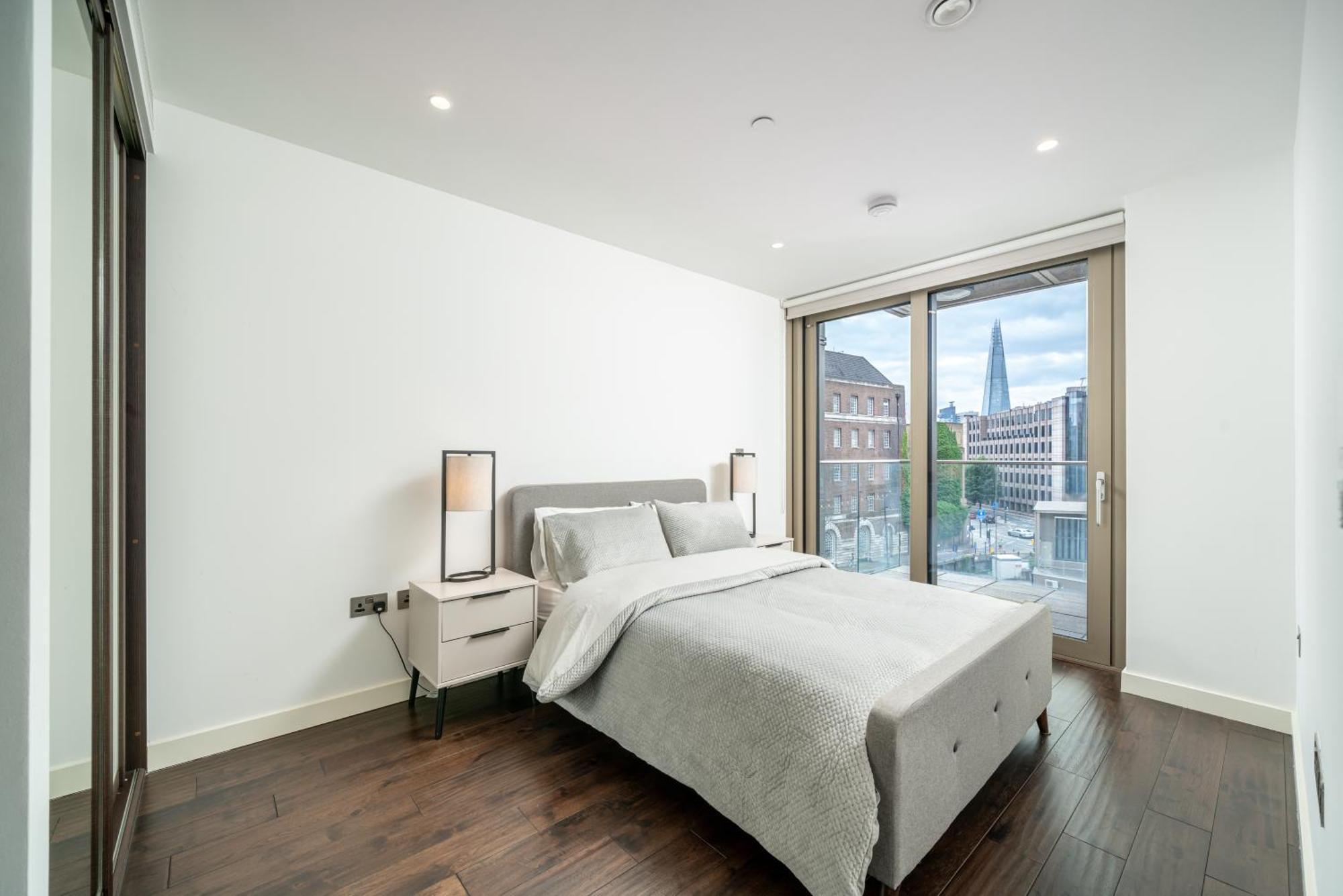 Luxury 1 Bed In Tower Hill Apartment London