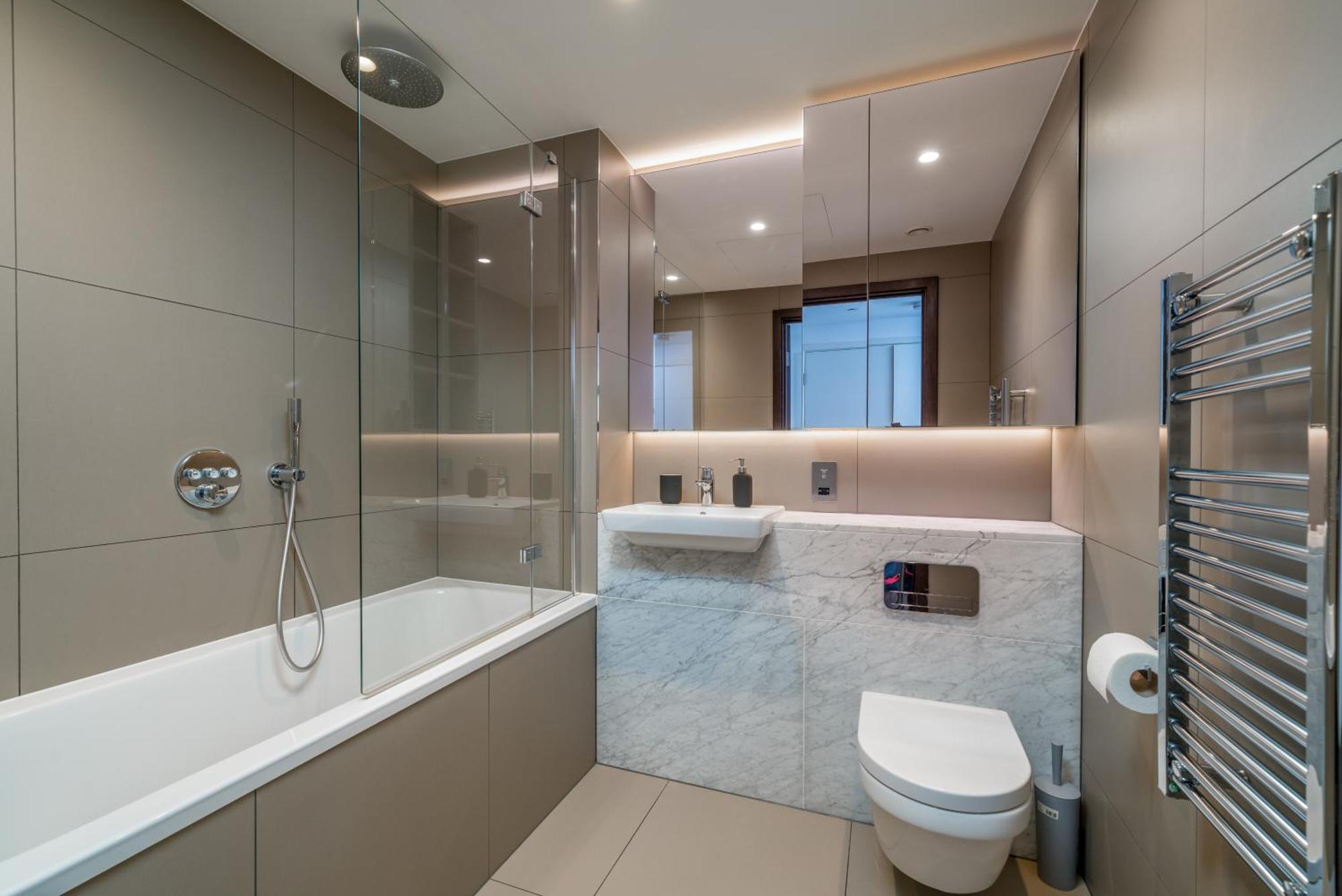 Luxury 1 Bed In Tower Hill Apartment *