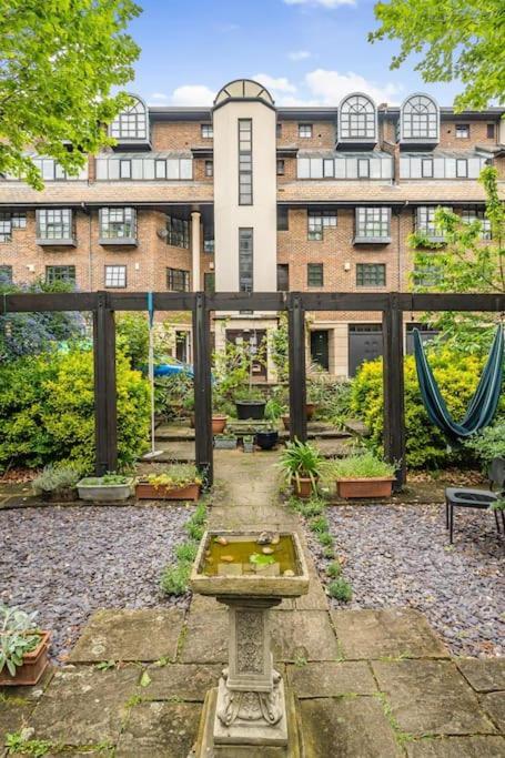 Modern 3 Bedroom, 3 Bathroom, Parking, River View * Londres