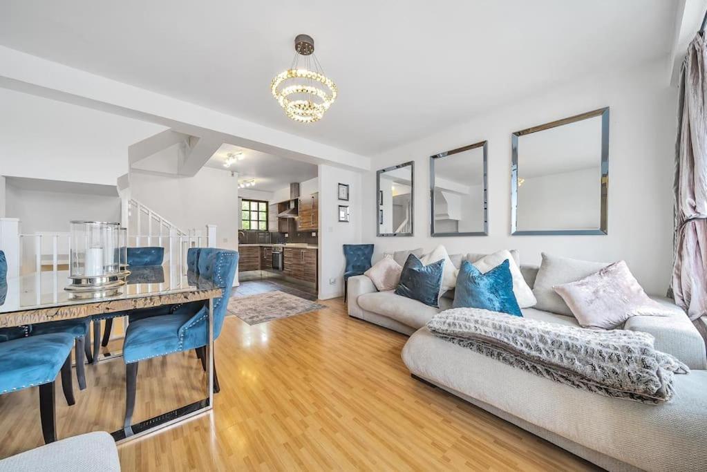 Modern 3 Bedroom, 3 Bathroom, Parking, River View Apartamento *