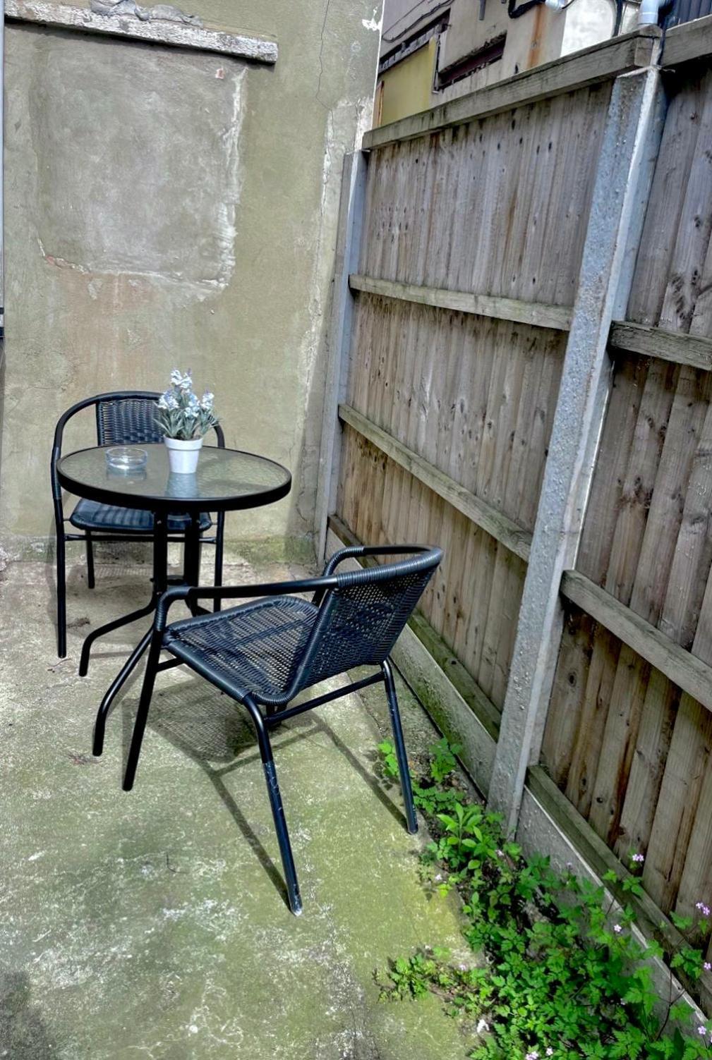Flat With Private Patio In Stratford * Londres