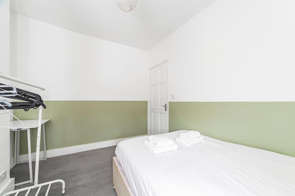 Spacious & Chic 3-bed House Near Central Apartamento *