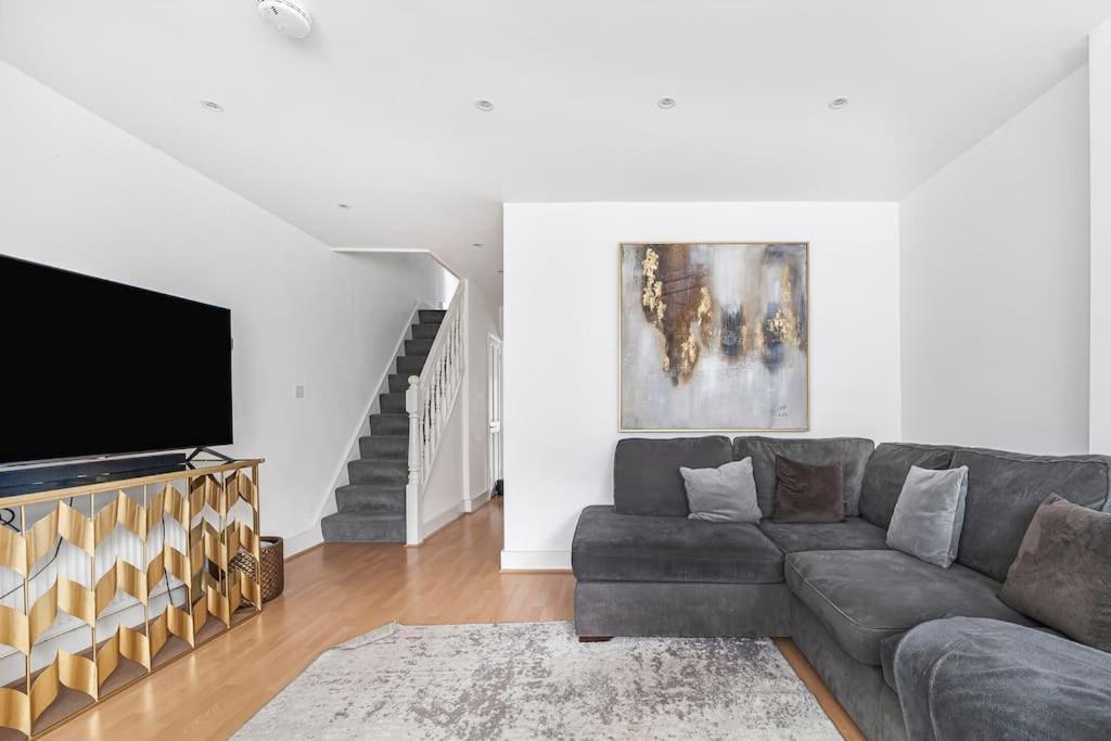 Apartamento Spacious & Chic 3-bed House Near Central