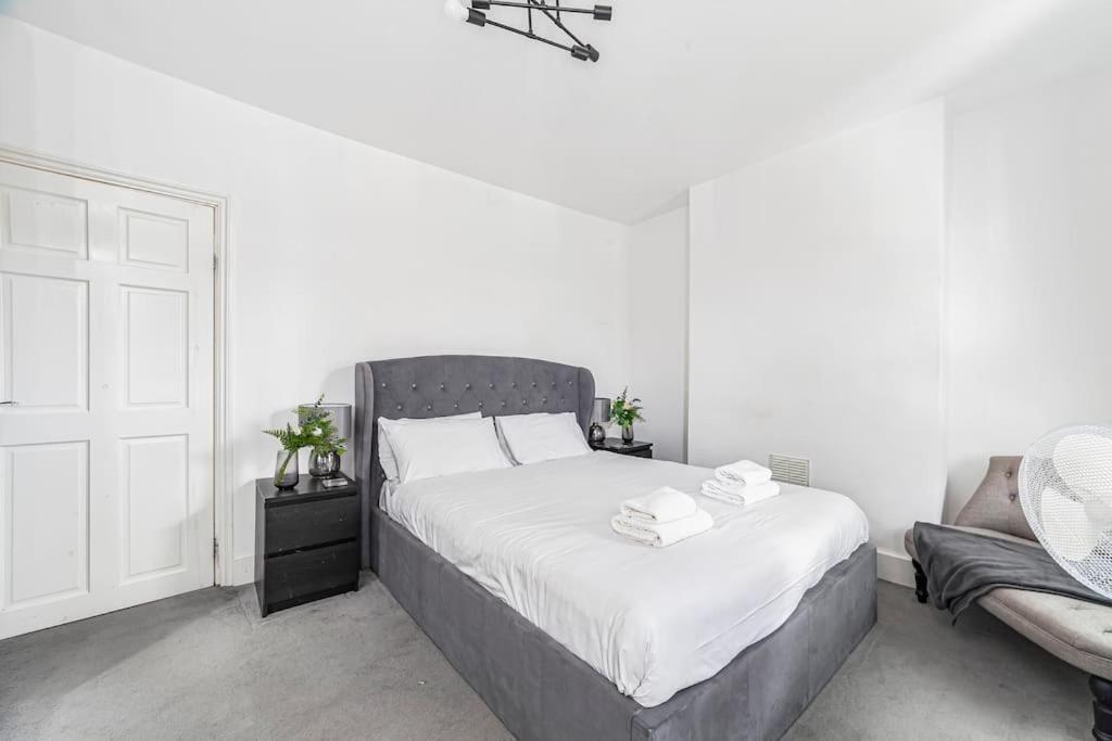 Spacious & Chic 3-bed House Near Central Apartamento Londres