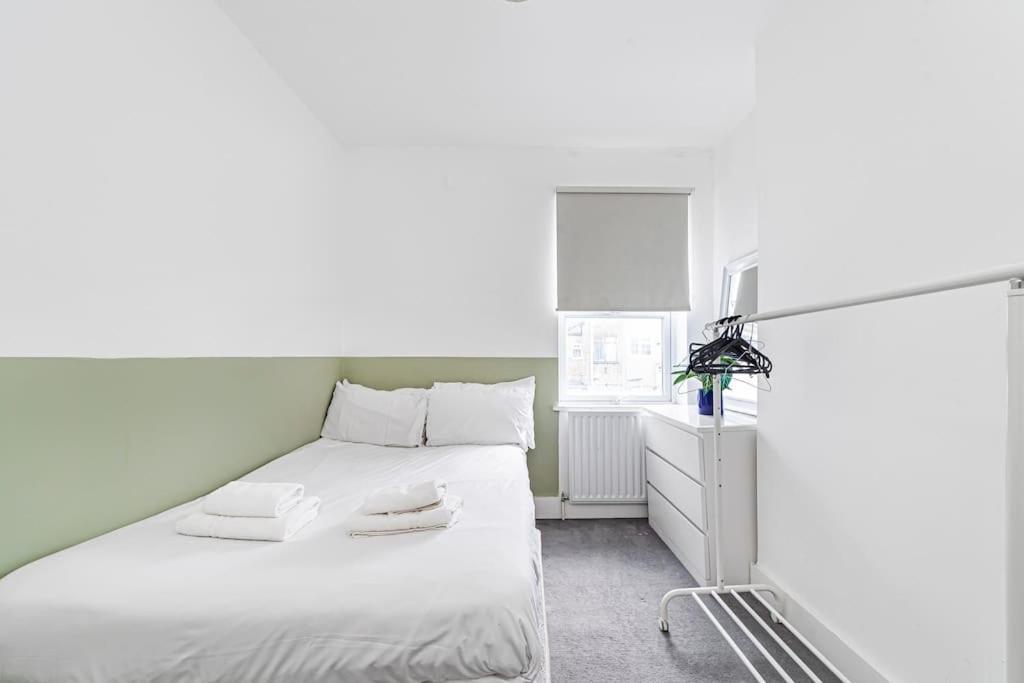 Apartamento Spacious & Chic 3-bed House Near Central