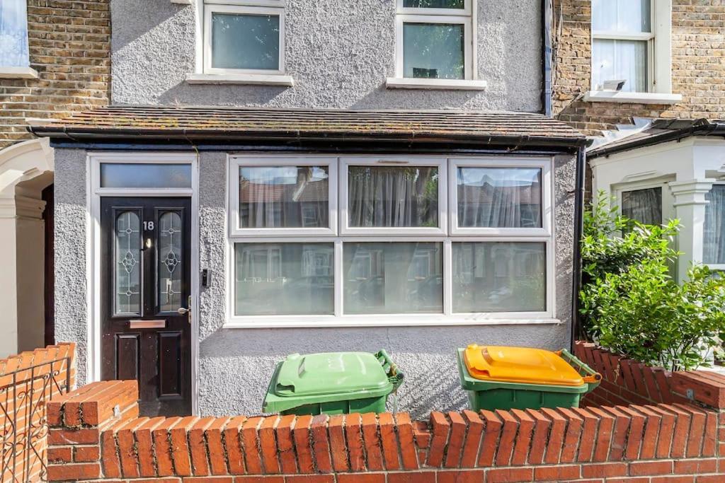 Apartamento Spacious & Chic 3-bed House Near Central