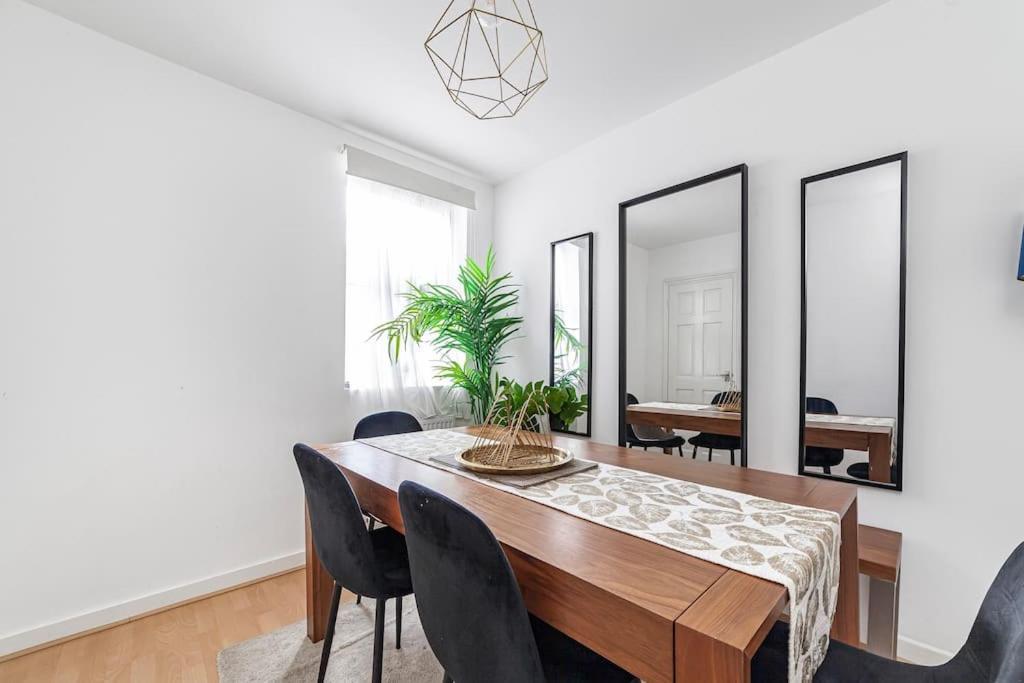 Apartamento Spacious & Chic 3-bed House Near Central *