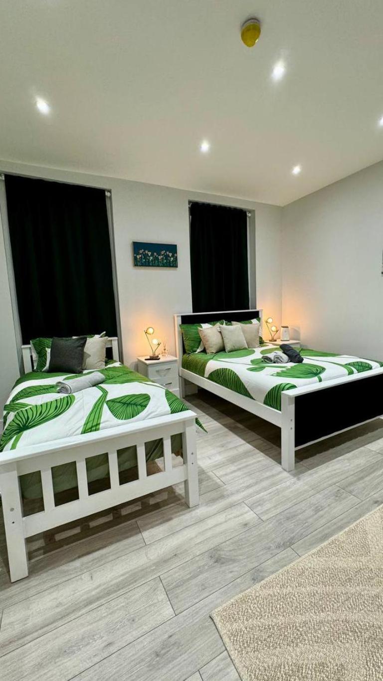 Escape - Grays Road Apartment *