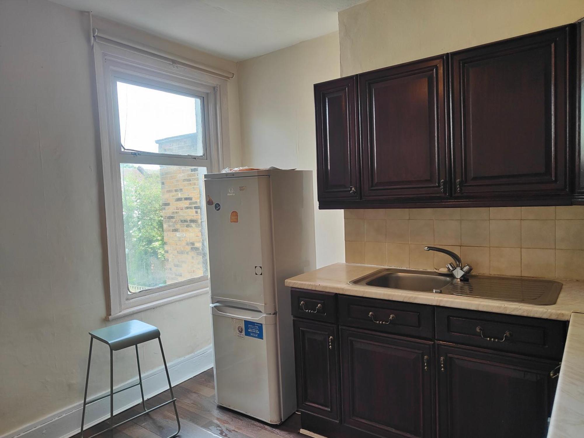 Charming Double Bed Retreat * London