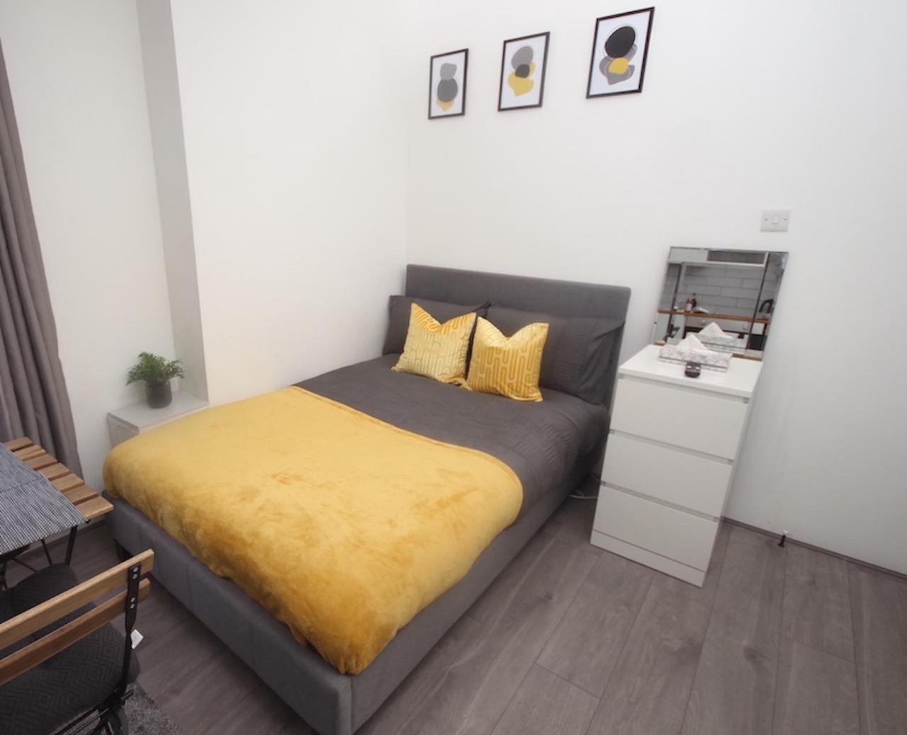 Contractor-friendly Cosy Spot By Finsbury Park Station Apartment London