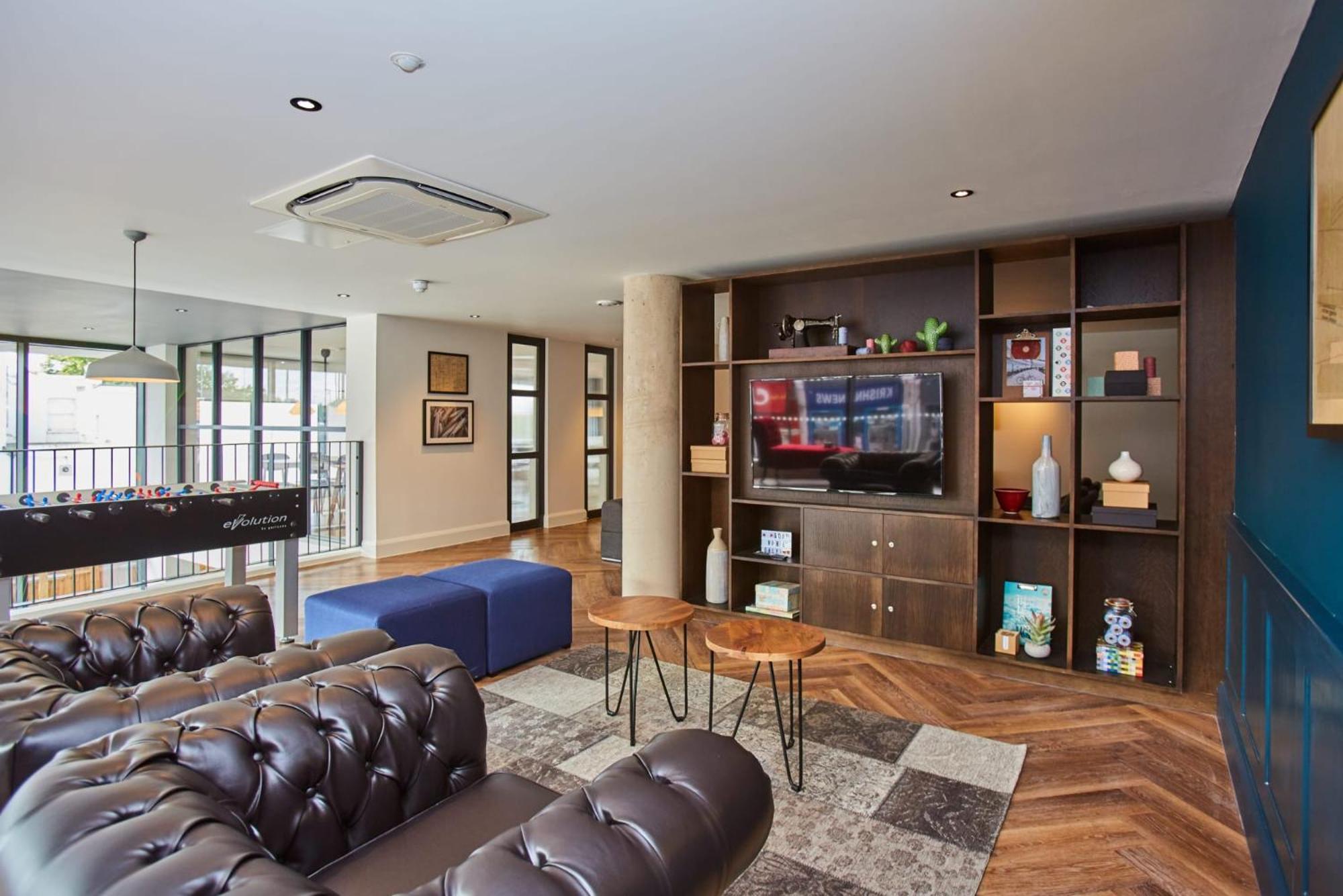 Chic Modern At Mannequin House In Appartement *