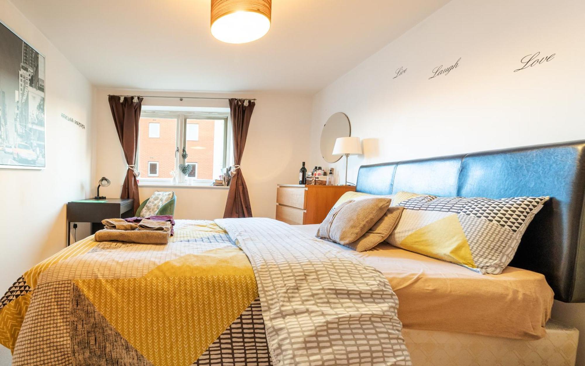 Habitación en casa particular Modern Lovely Bedroom Close To Stations In East London, Zone 2 *