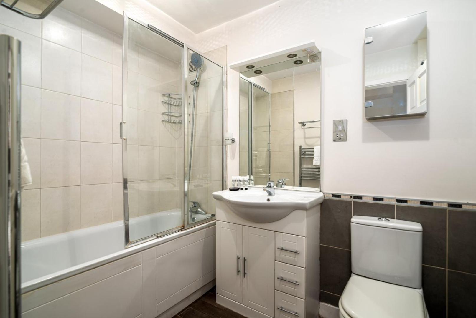 Guestready - Lovely Ground Floor Duplex With Patio In Southbank Apartment London