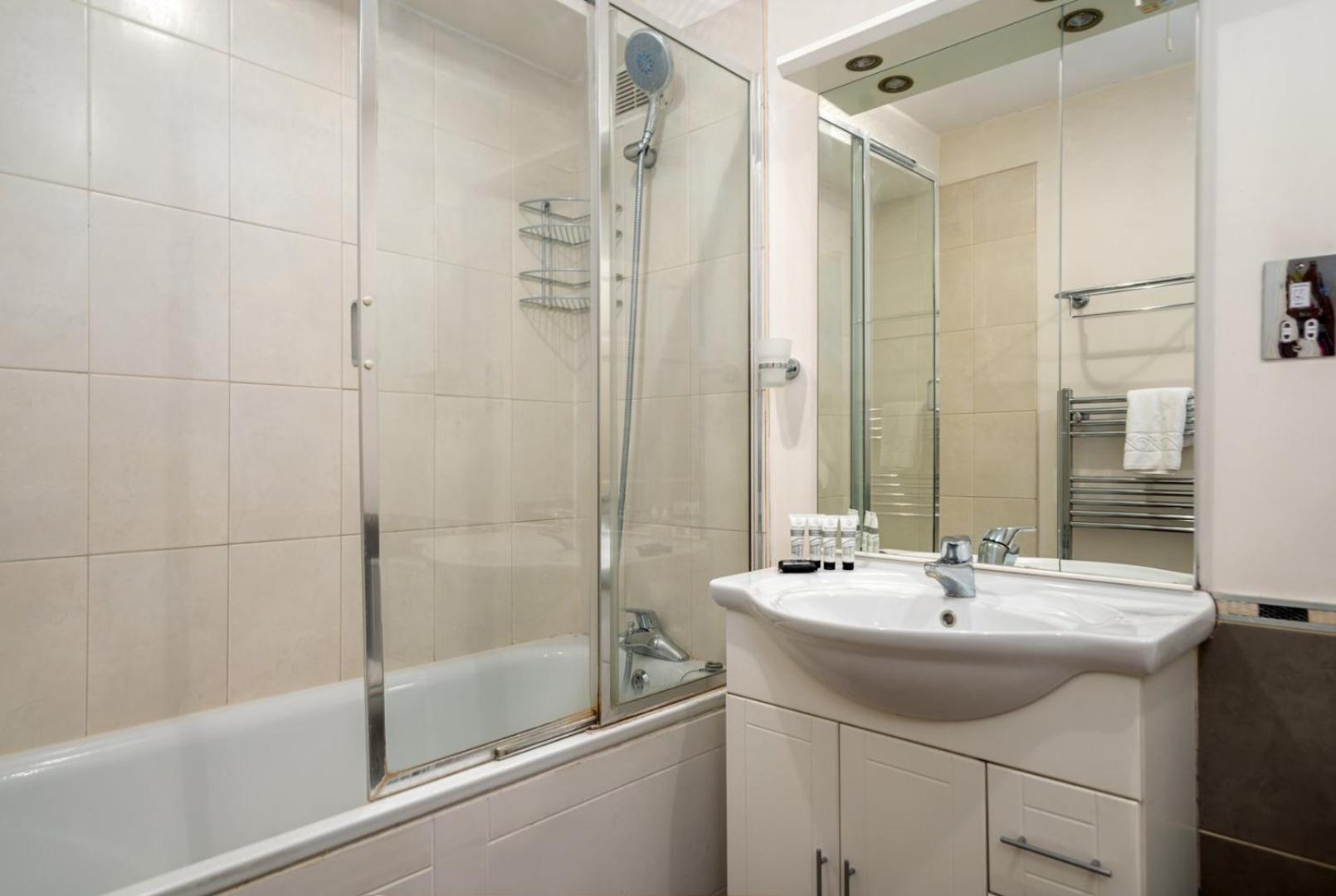Guestready - Lovely Ground Floor Duplex With Patio In Southbank London