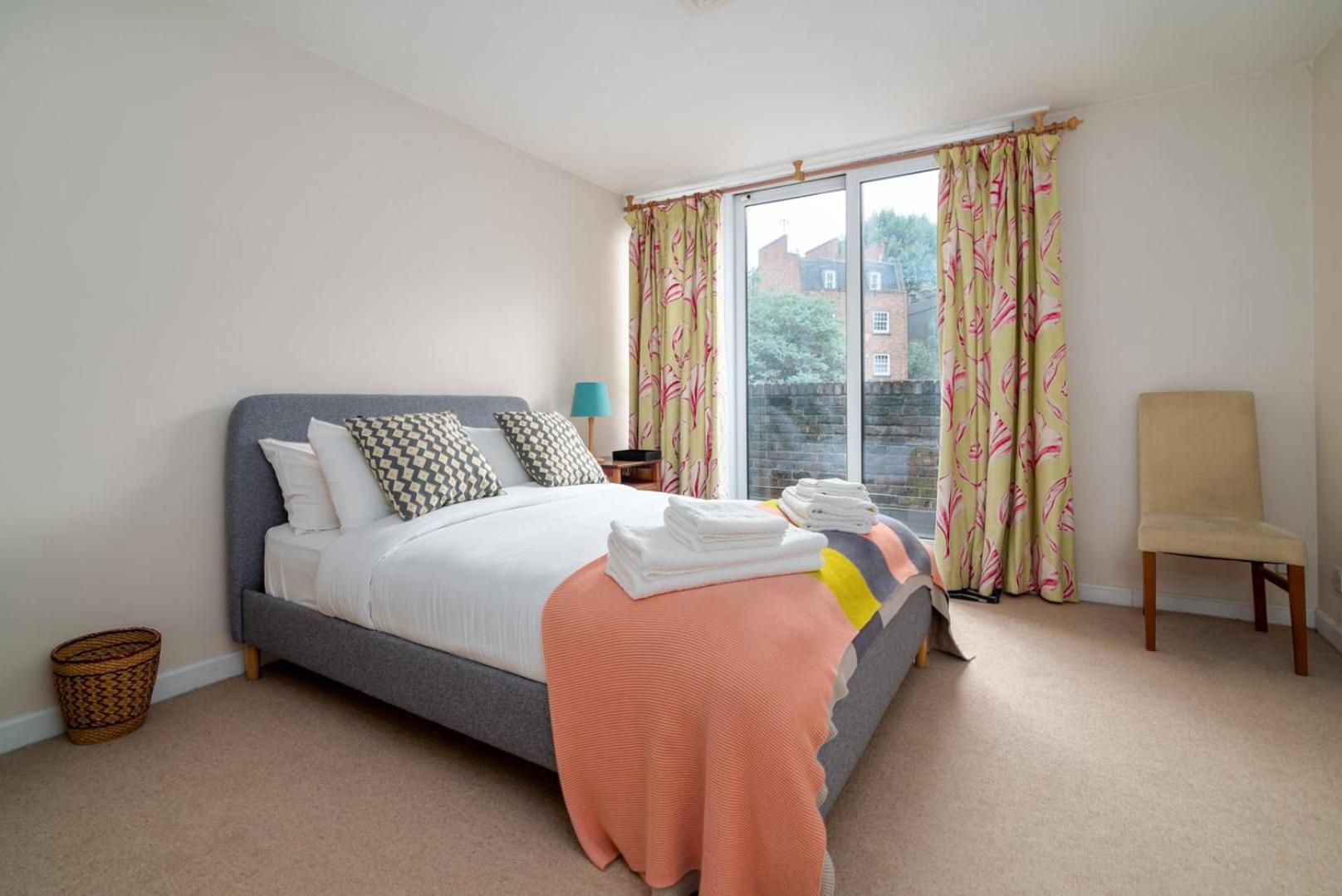 Guestready - Lovely Ground Floor Duplex With Patio In Southbank London