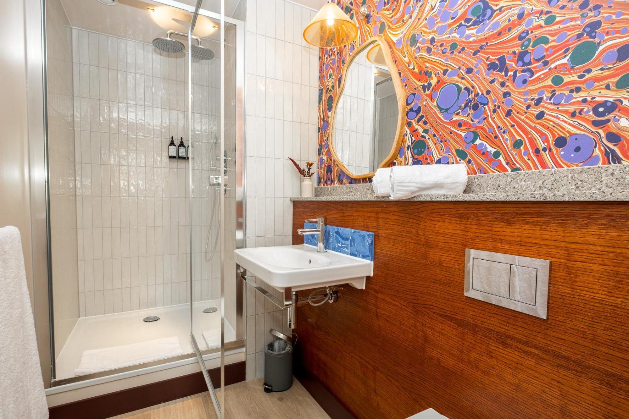 Hotel Room2 Chiswick Hometel
