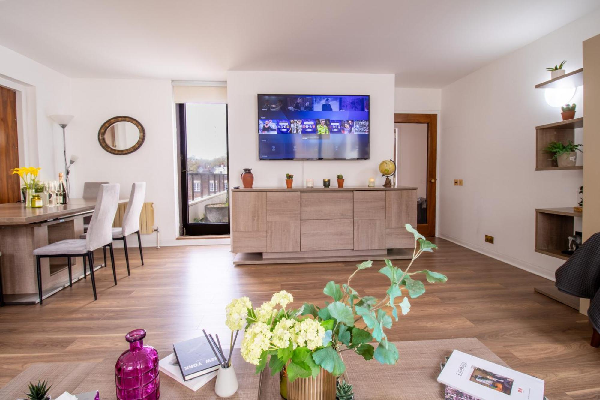 Spacious 2-bedroom In Piccadilly 6100p Apartment *