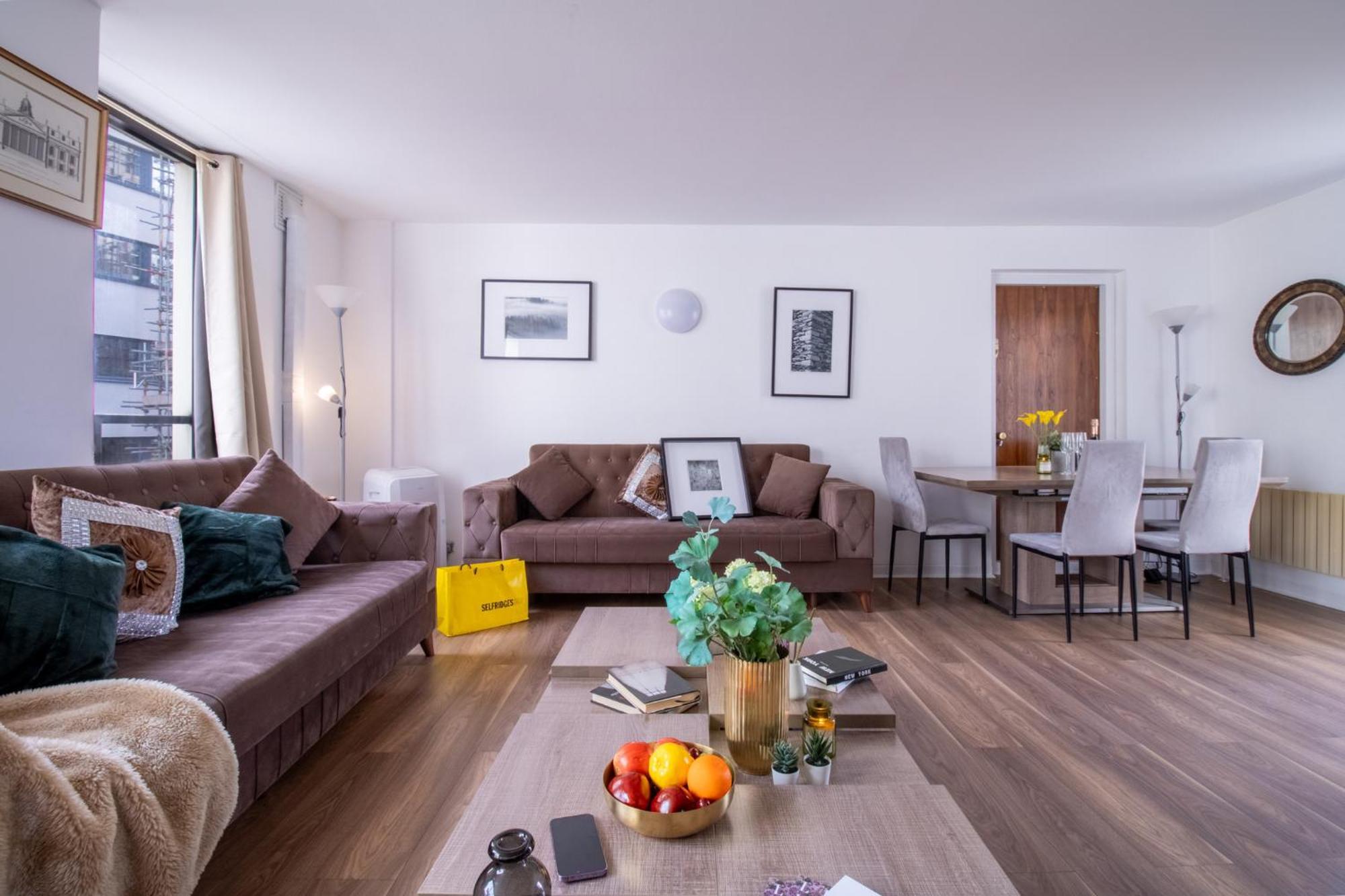 Spacious 2-bedroom In Piccadilly 6100p Apartment London