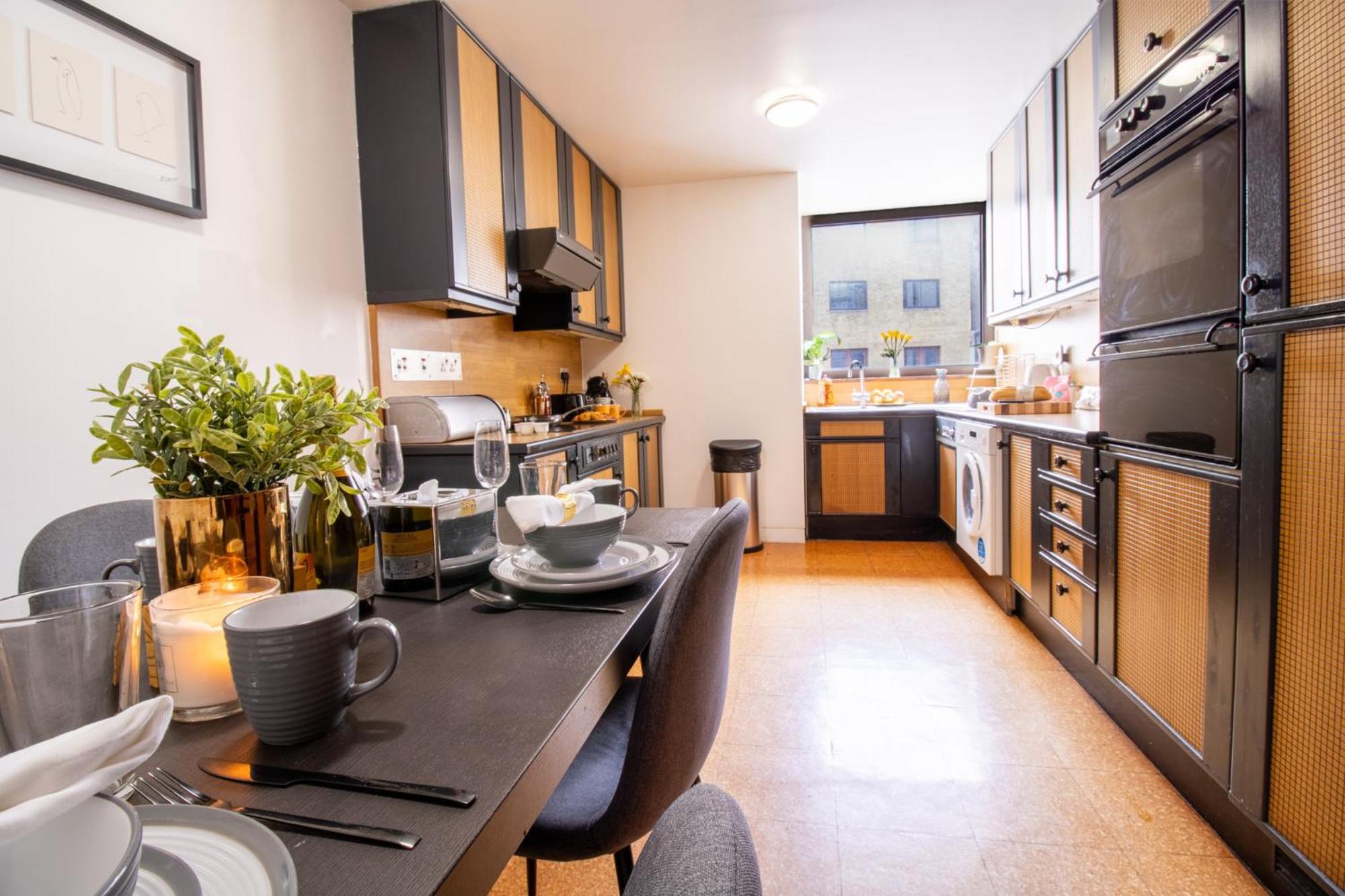 Spacious 2-bedroom In Piccadilly 6100p