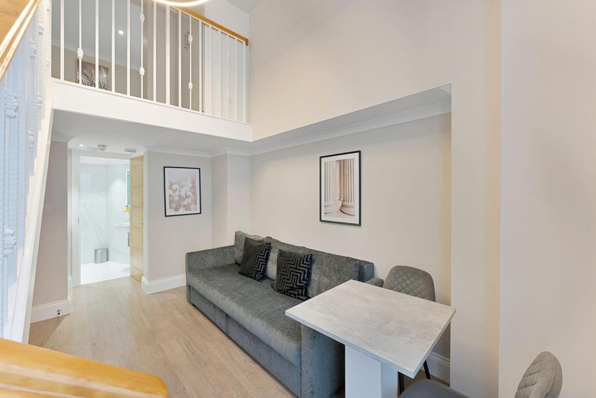 Cleveland Residences Kensington Apartment *