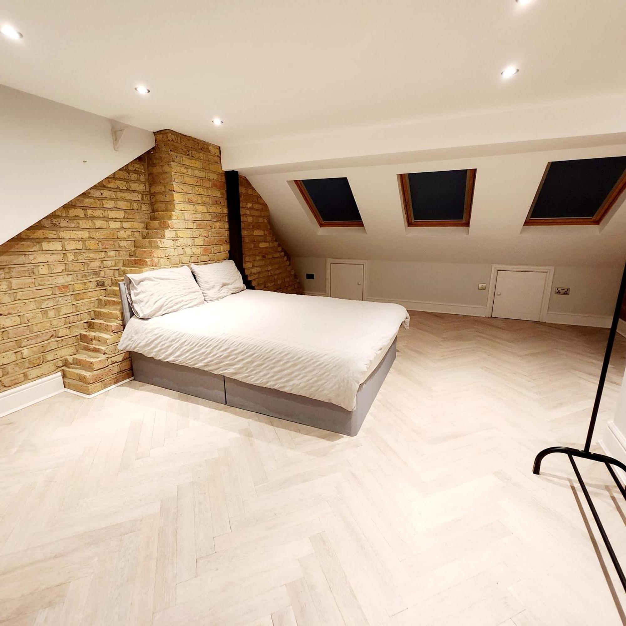Séjour chez l'habitant Contemporary 3 Bed House With Spacious Garden Close To Stratford & Canary Wharf *