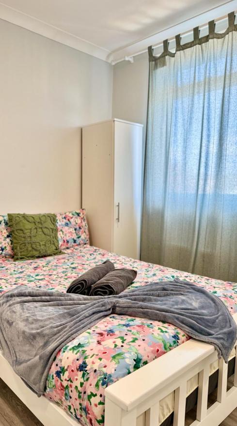 Flat In Acton