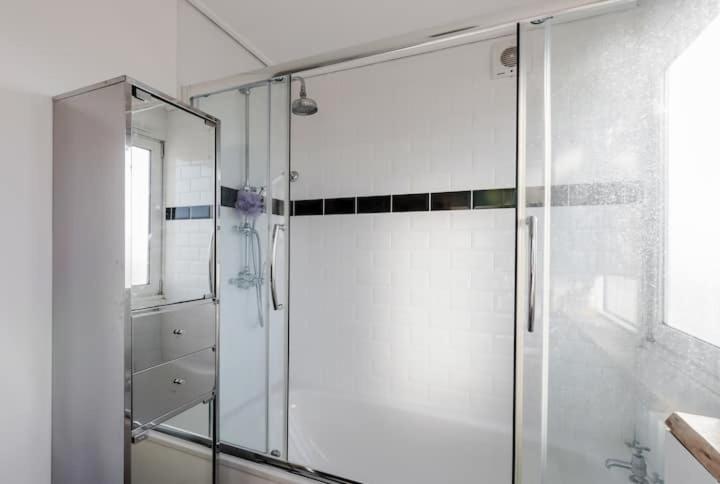 Appartement Guestready - Stylish Skyline Views, *