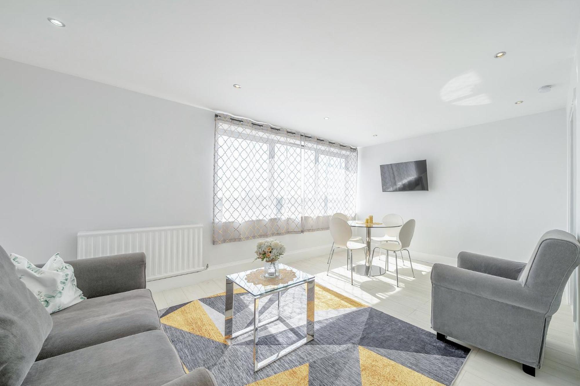Stunning Flat In Chelsea, Kings Road With Balcony * London