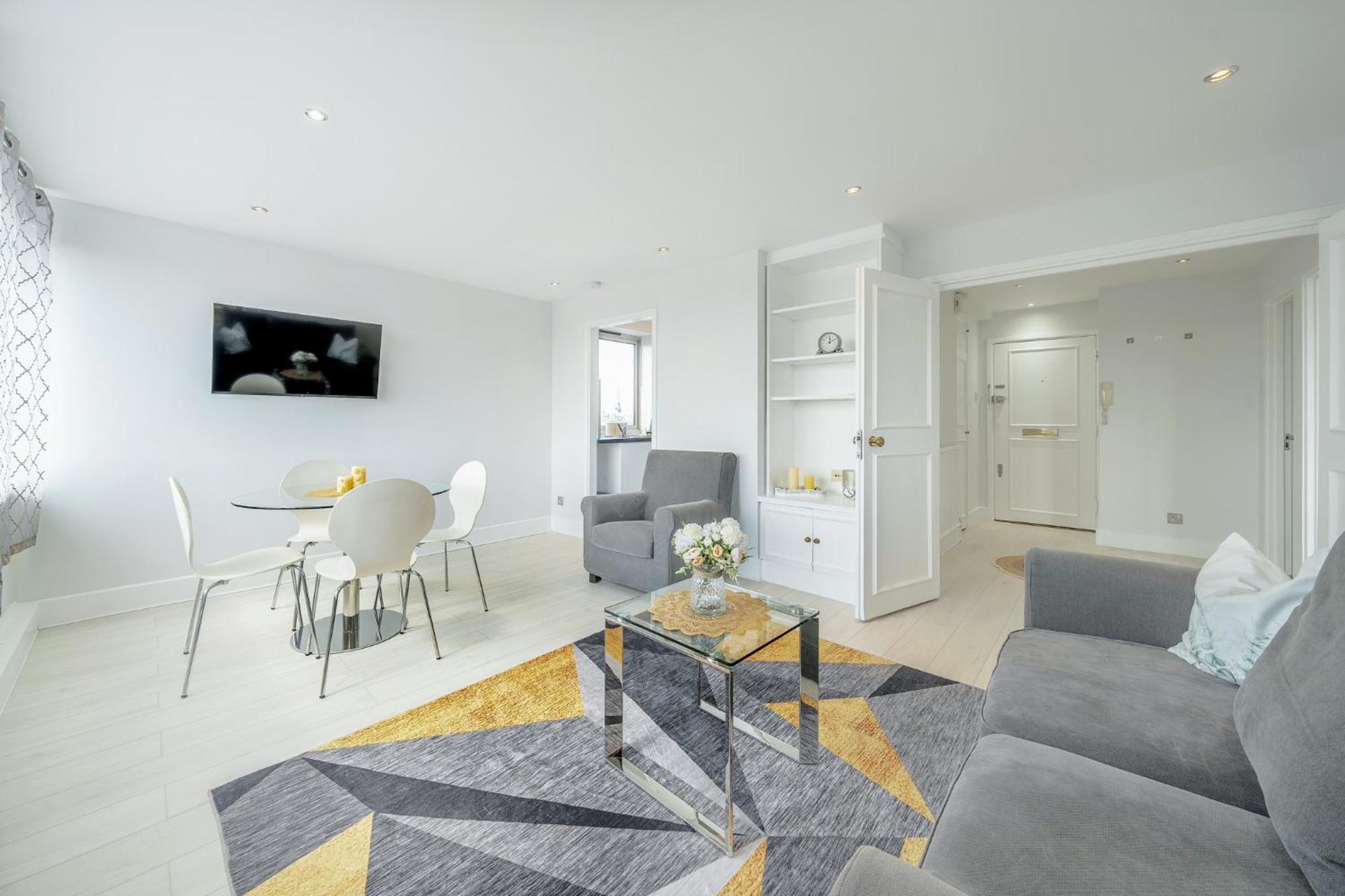 Stunning Flat In Chelsea, Kings Road With Balcony * London