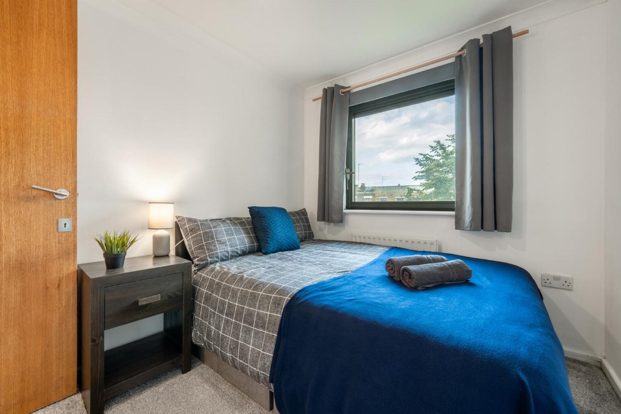 Apartamento London*stamfordhill *2br*sleeps 5*2 Tube Lines*contractors*relocation *