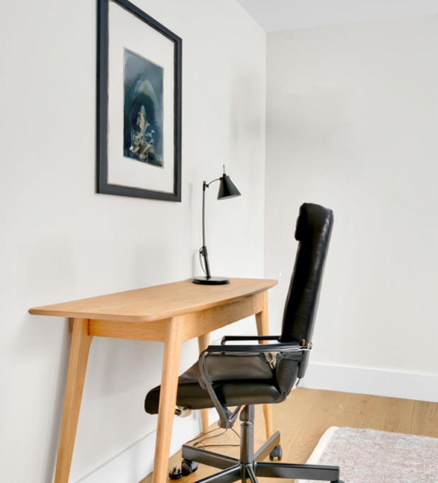 Impeccable 2-bed In Appartement *