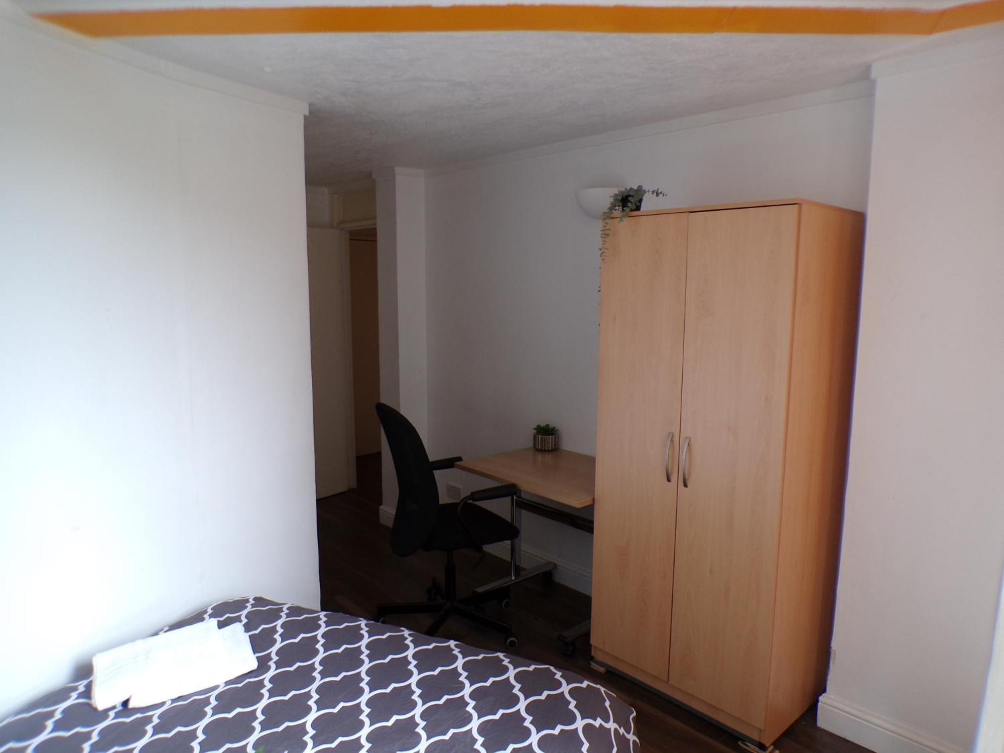 Chelsea - - Elevator Apartment London