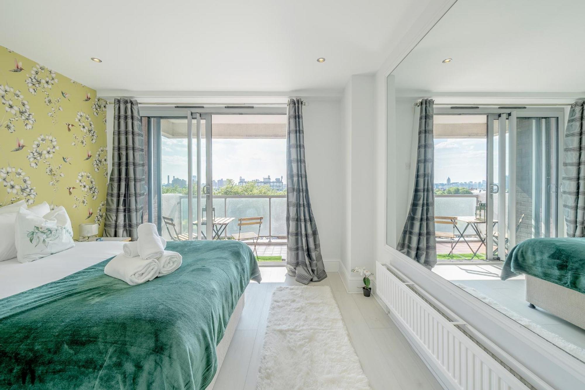 Stunning Flat In Chelsea, Kings Road With Balcony *