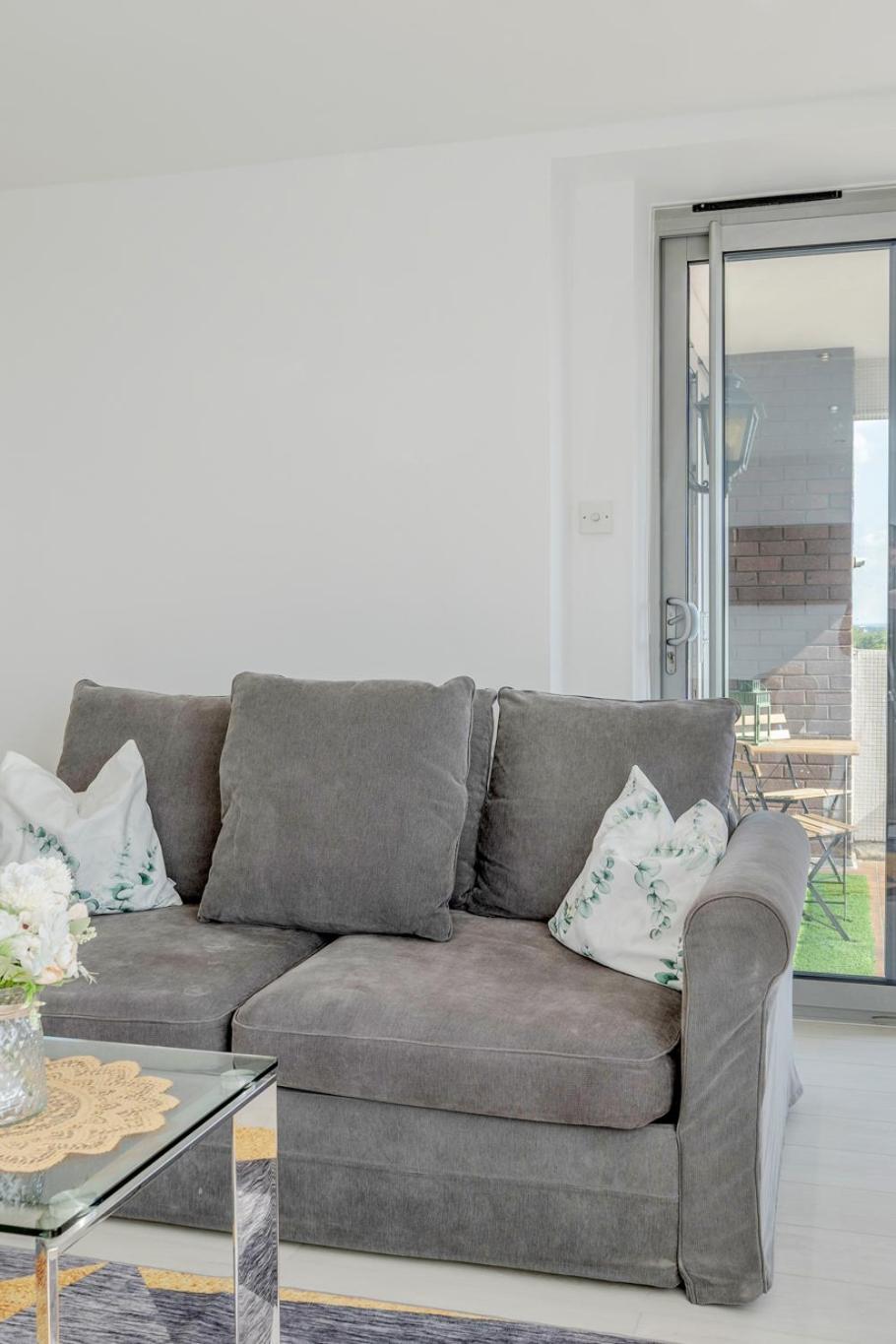 Stunning Flat In Chelsea, Kings Road With Balcony Apartment