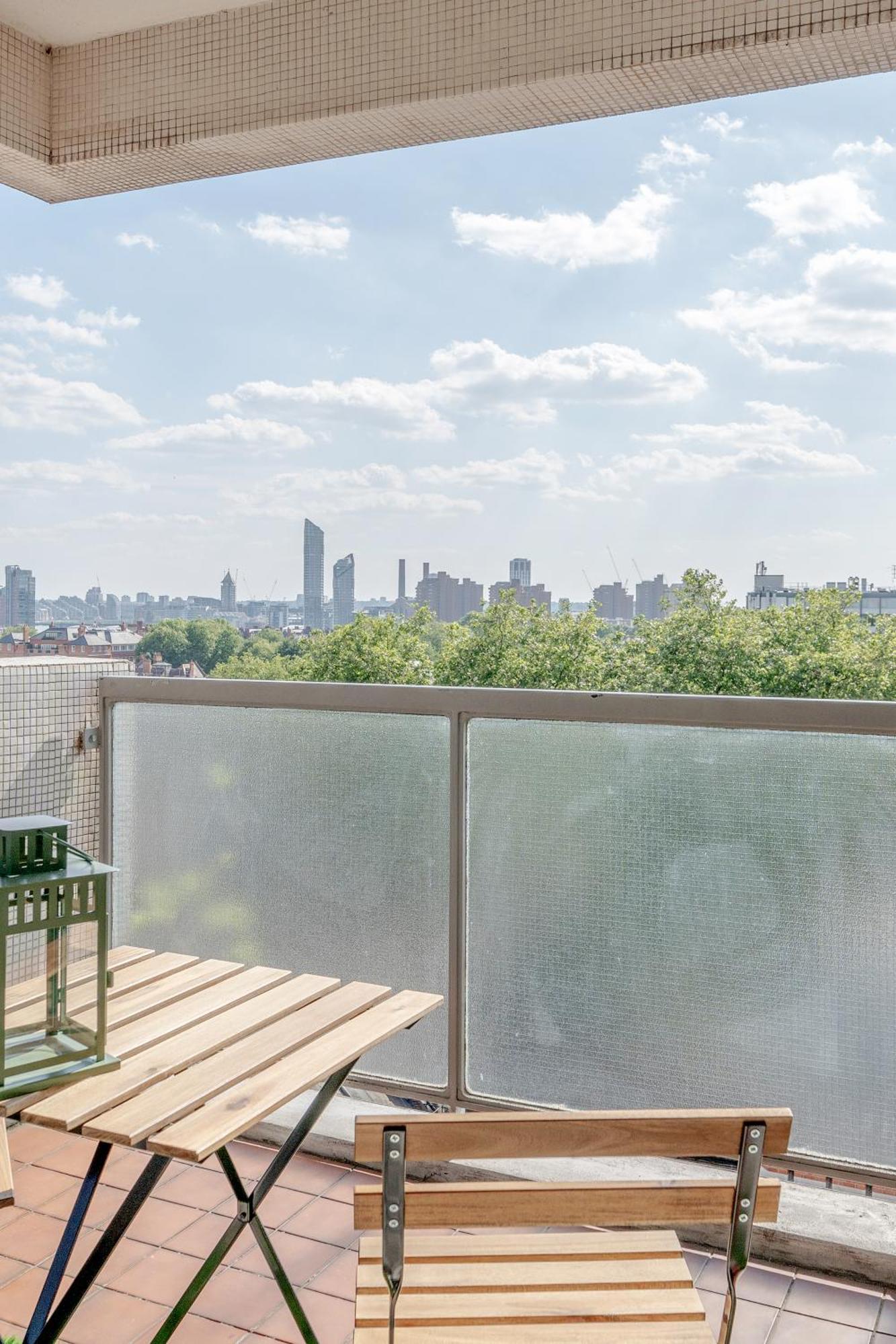 Stunning Flat In Chelsea, Kings Road With Balcony *
