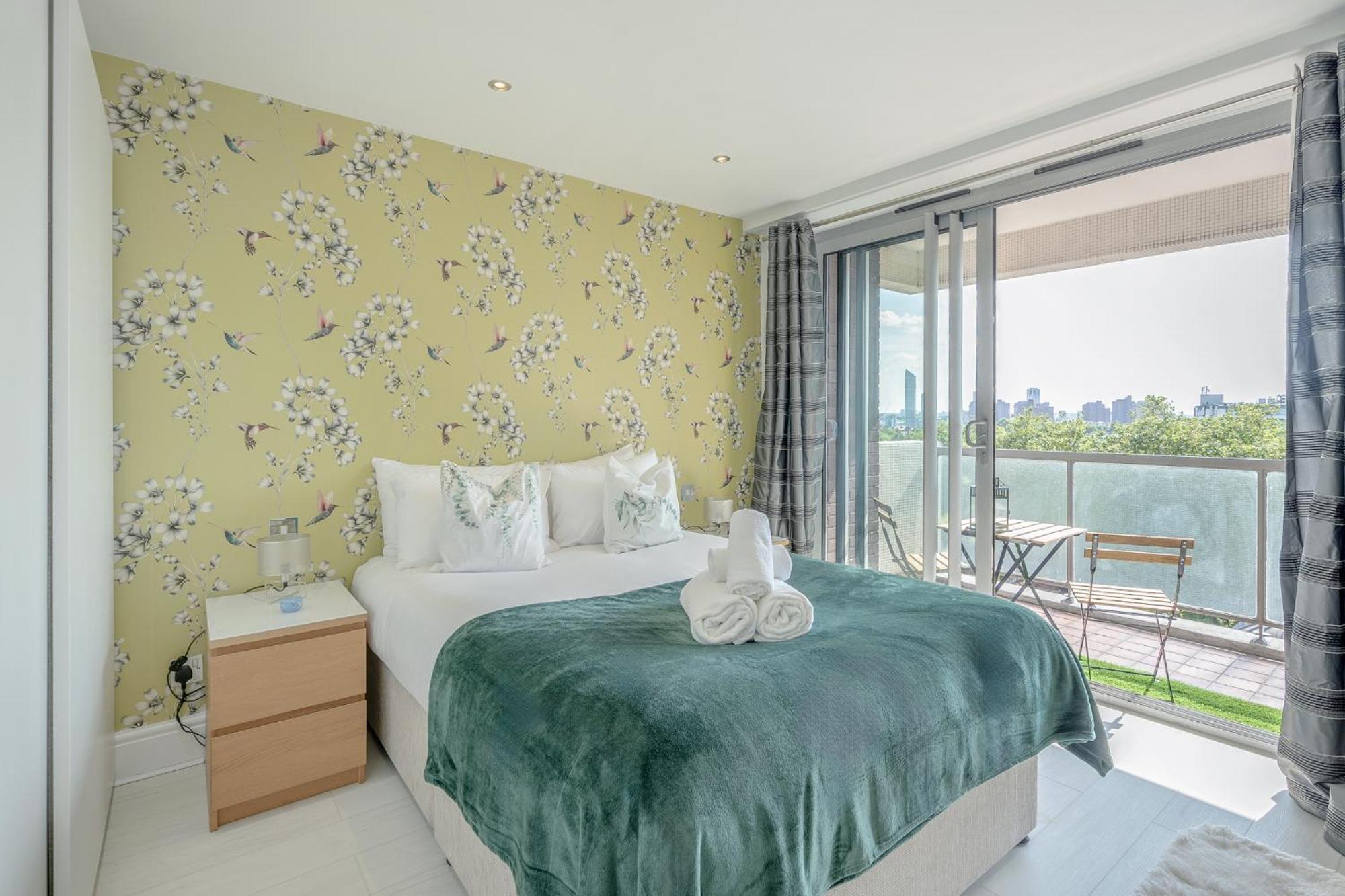 Stunning Flat In Chelsea, Kings Road With Balcony Apartment *