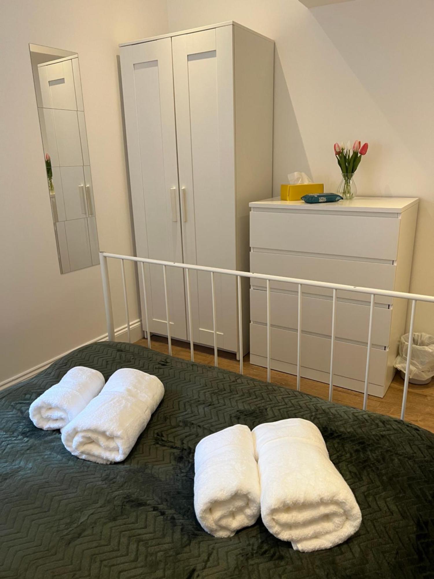 Charming 2-Bed Flat With Private Garden, Easy Access To Kings Cross And Emirates Stadium Apartamento