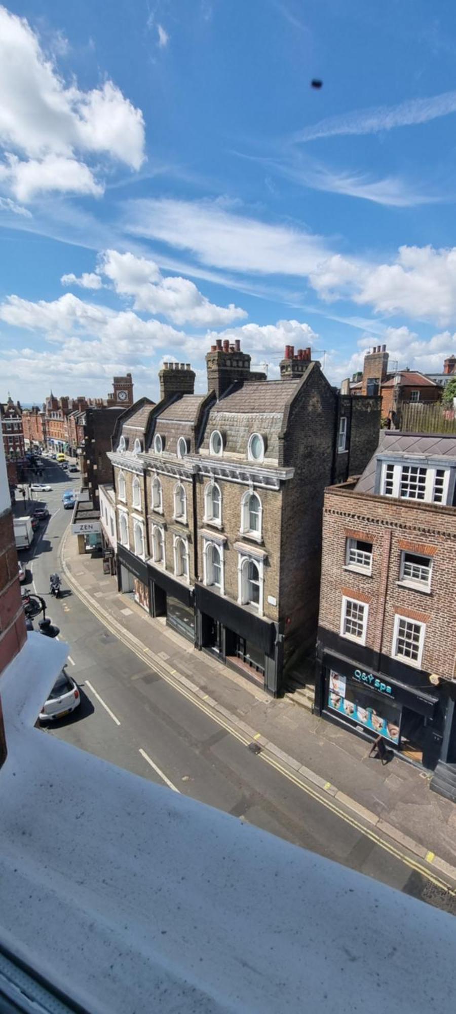 Star Heath St 2-bed Adobe * Londres