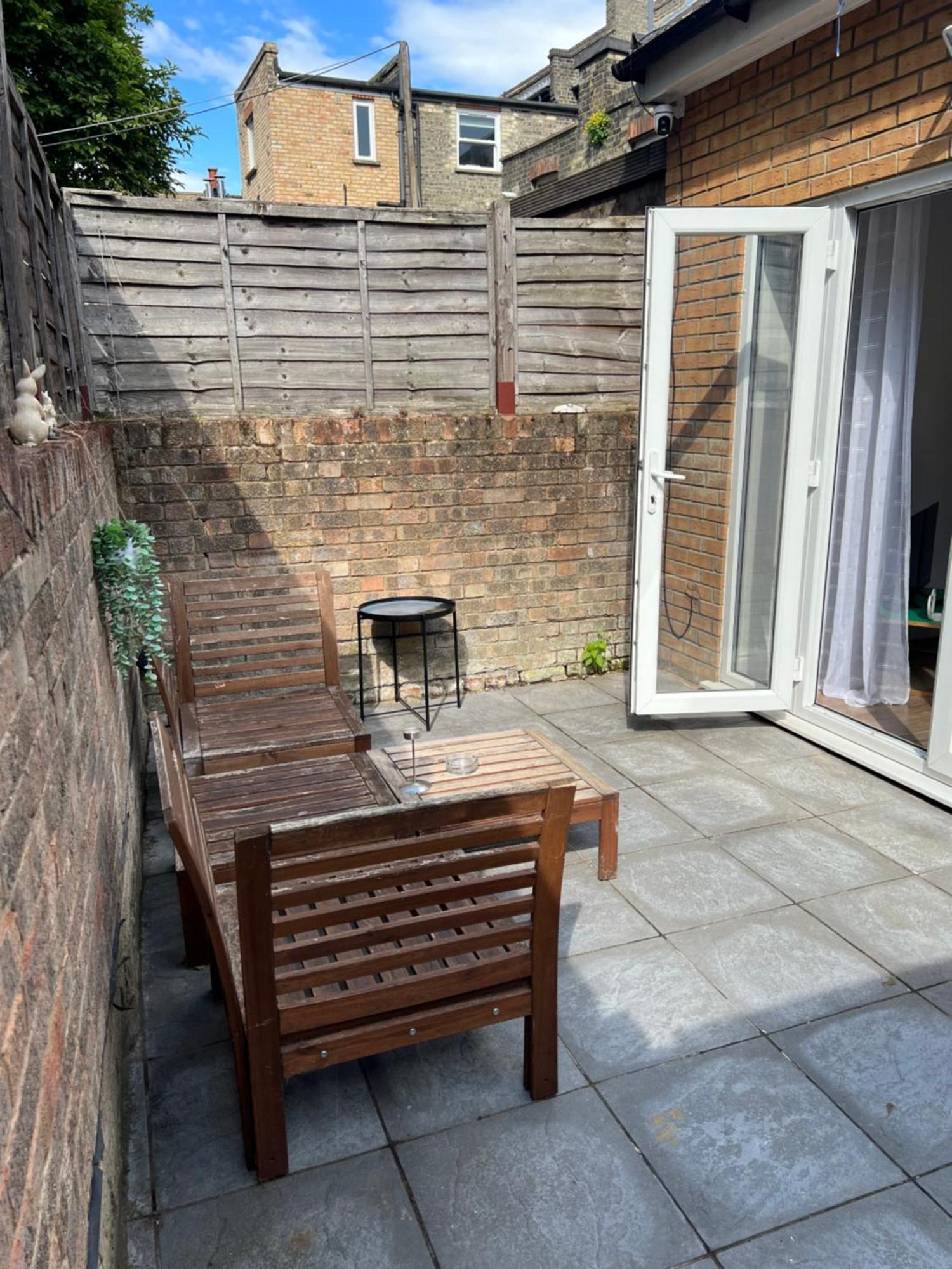 Charming 2-Bed Flat With Private Garden, Easy Access To Kings Cross And Emirates Stadium *