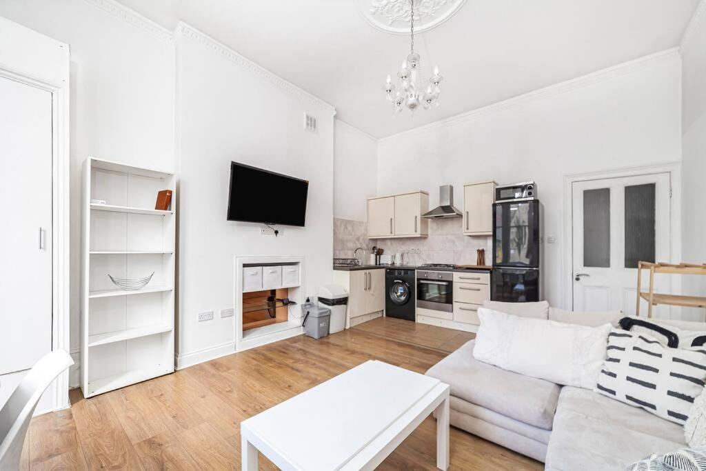 Incredible Location In Central - 2bed Apartment
