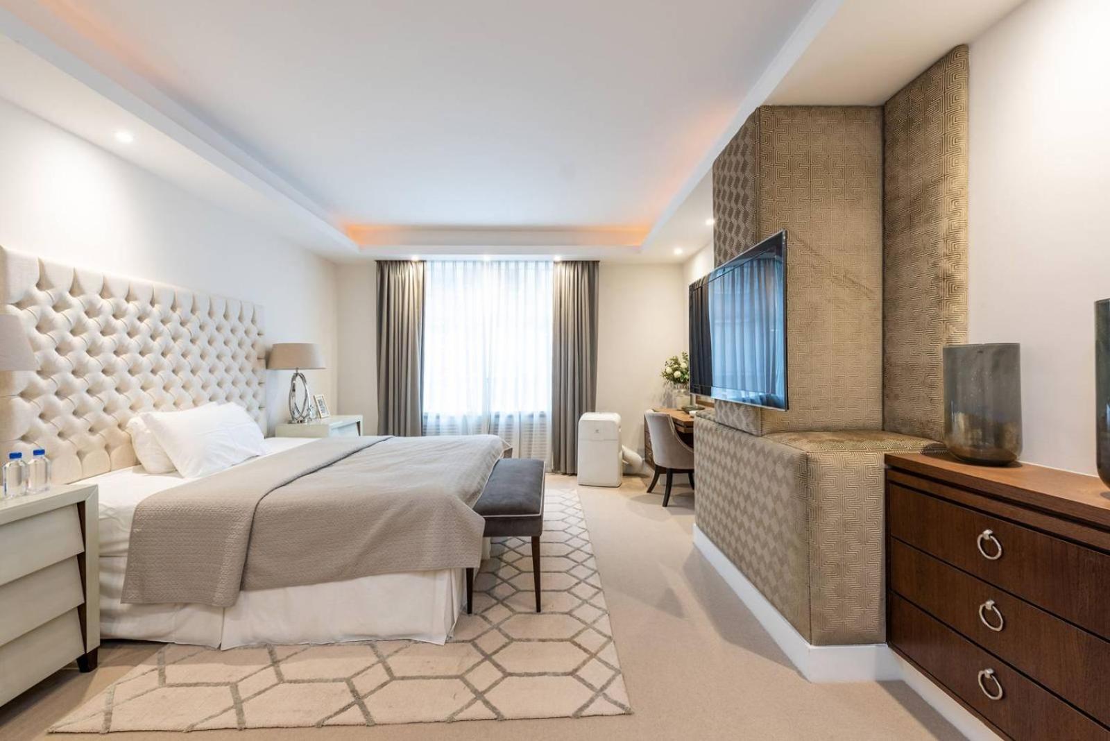 Super Luxury Stylish Large Mayfair 2500sqft *